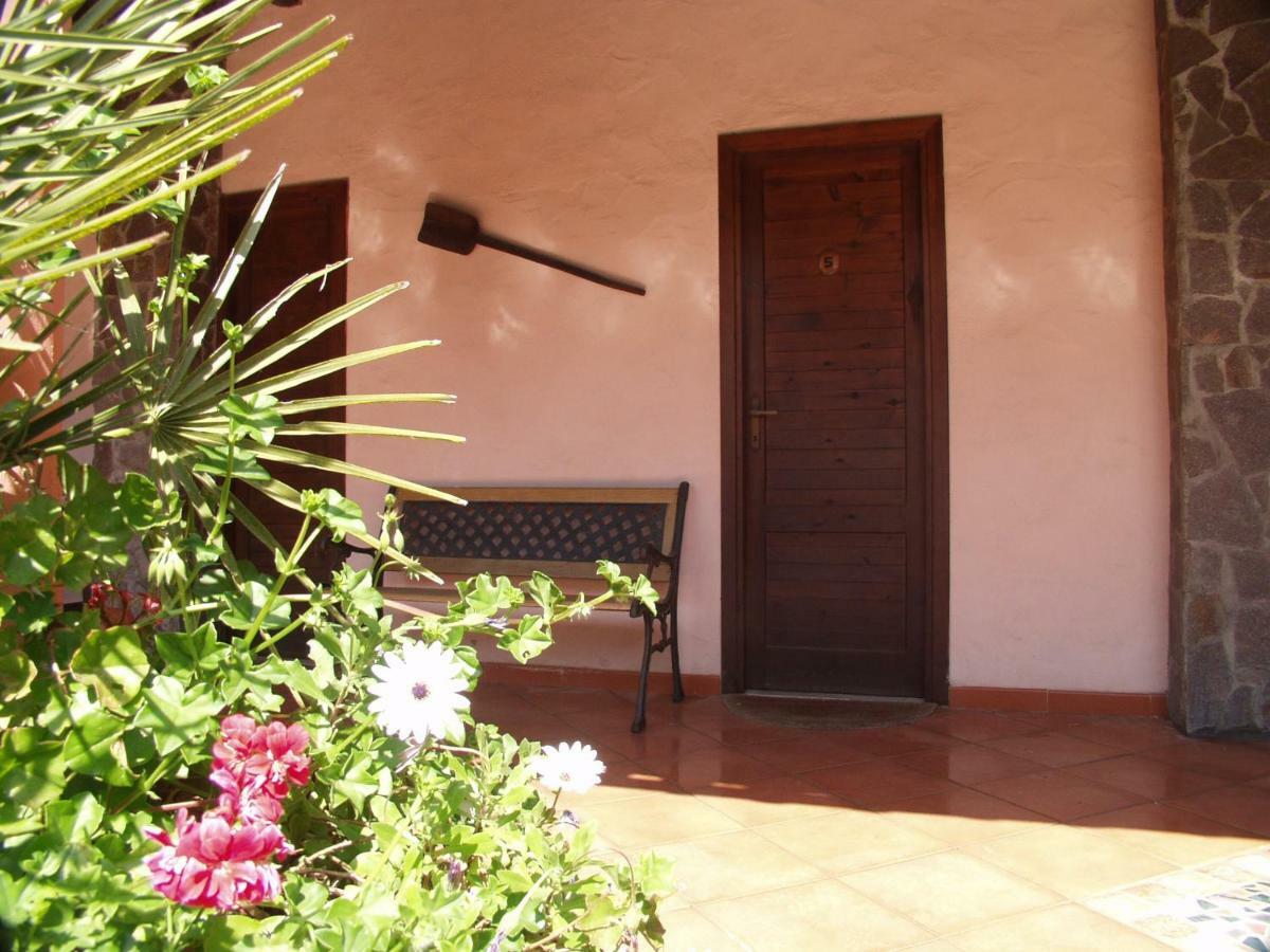 Agriturismo La Mimosa Путзу-Иду Экстерьер фото